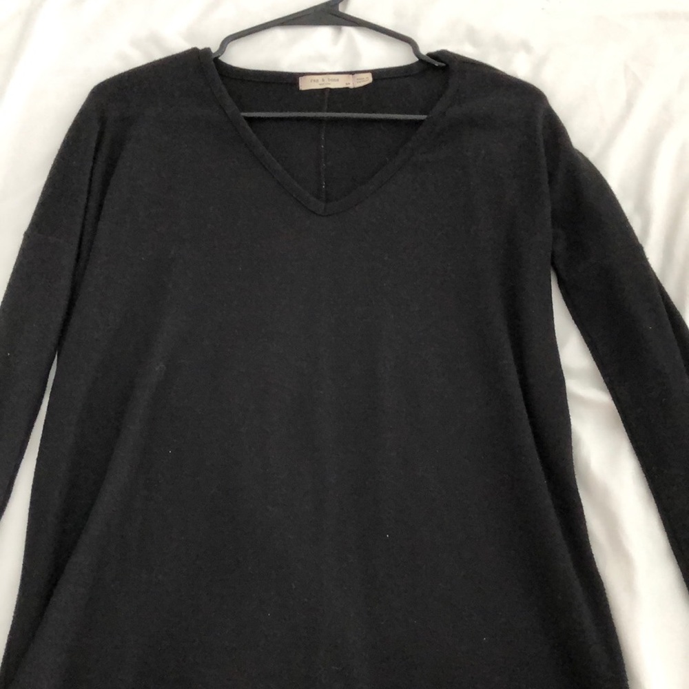 Rag and bone black vneck